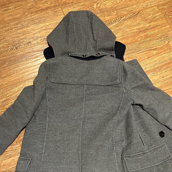 Grey coat from massimo dutti. Good used condition. Size 2. Removable hood. - Picture 4 of 5
